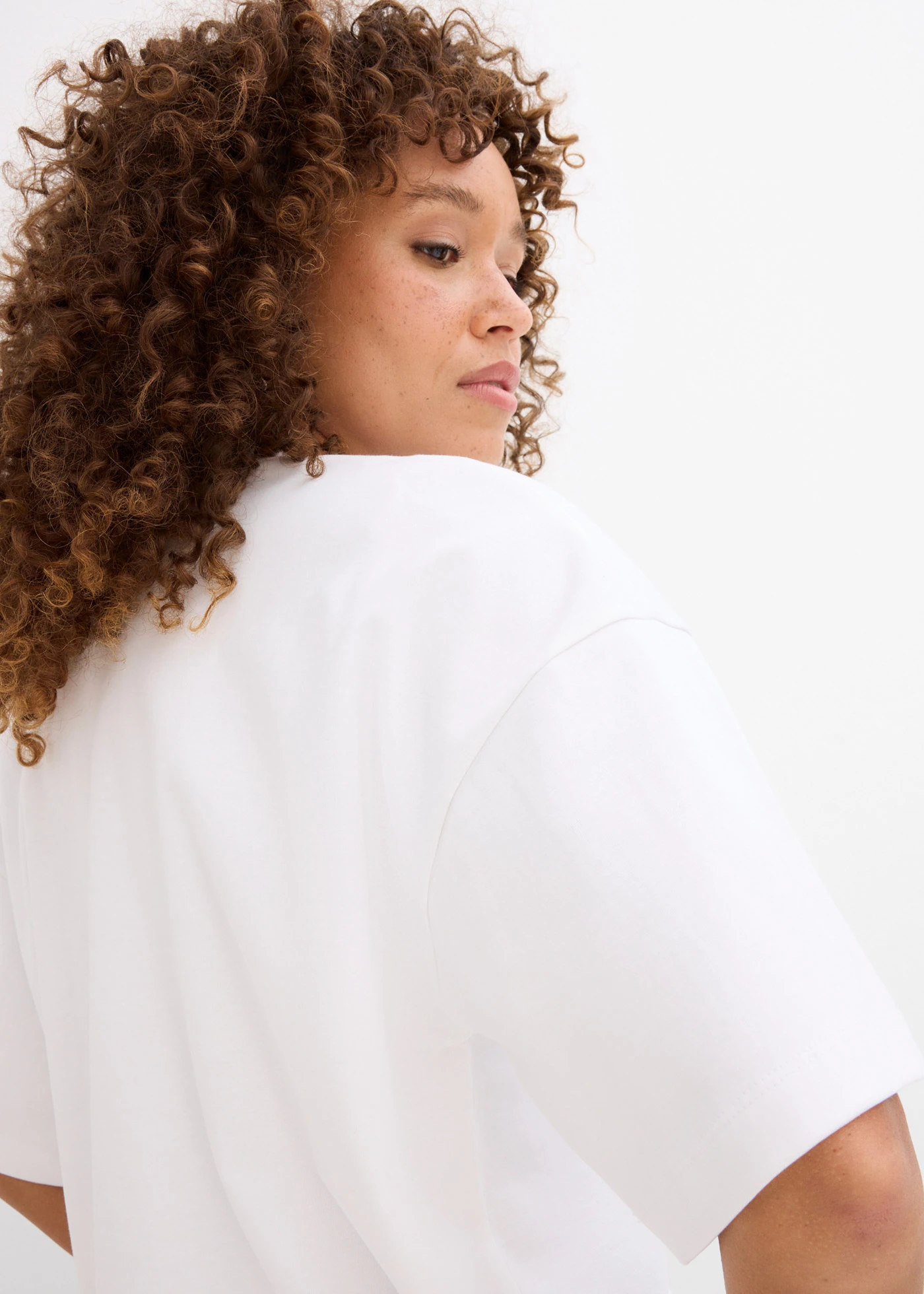 Oversized T-Shirt in White — gallery image